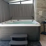 Hotel Logis Restaurant Mas De La Prairie
