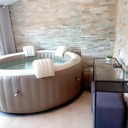 Otel Logis Restaurant Mas De La Prairie *