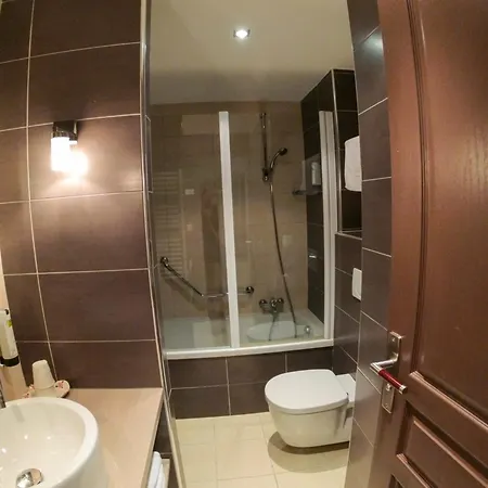 Logis Restaurant Mas De La Prairie Otel Le Vigan (Gard)