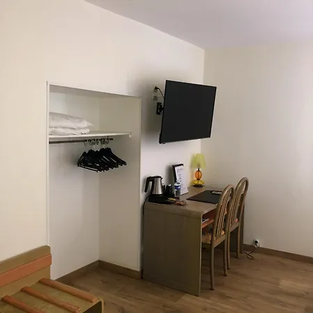 Logis Restaurant Mas De La Prairie Hotel