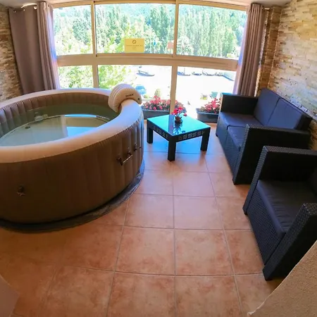 Hotel Logis Restaurant Mas De La Prairie Le Vigan (Gard)