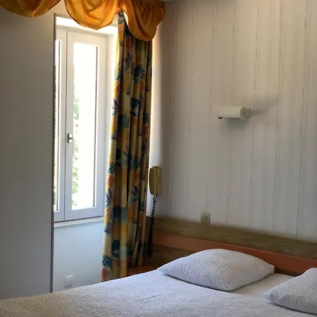 Logis Restaurant Mas De La Prairie Le Vigan (Gard)