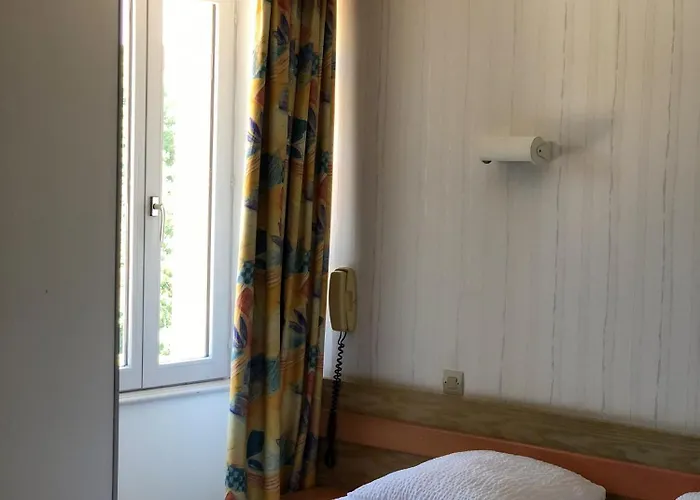 Logis Restaurant Mas De La Prairie Le Vigan (Gard)